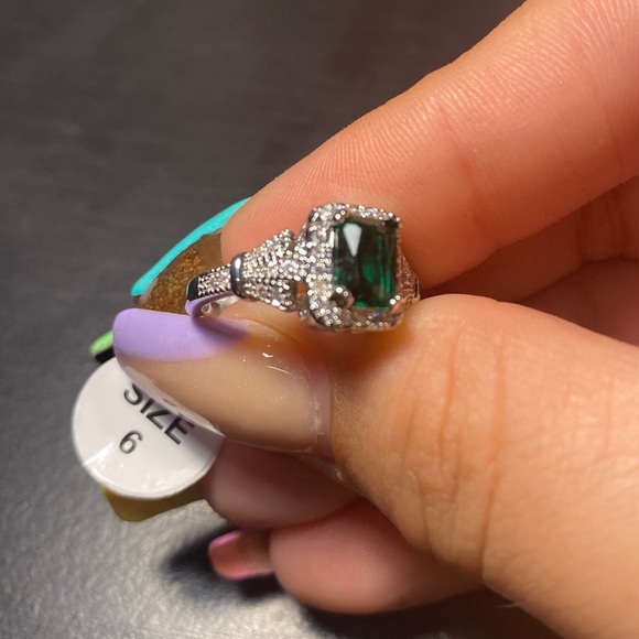 Ring - Picture 2 of 3